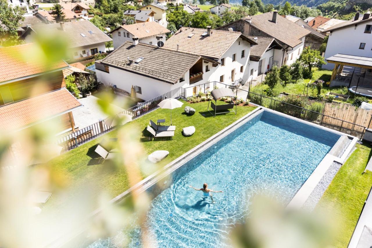Hotel Weisses Kreuz บัวร์กูสิโอ ภายนอก รูปภาพ