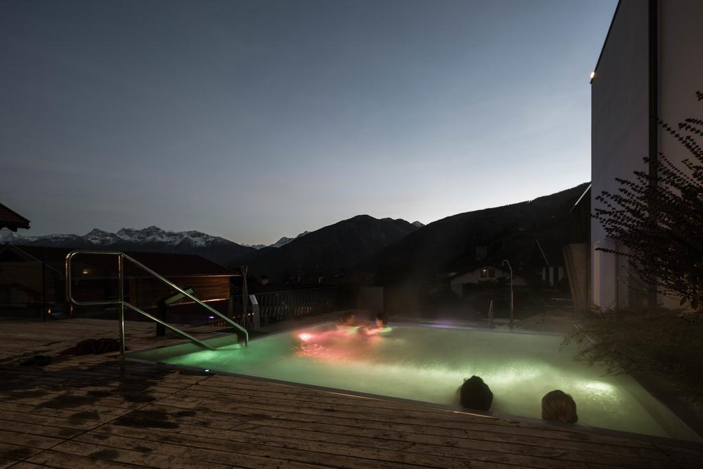 Hotel Weisses Kreuz บัวร์กูสิโอ ภายนอก รูปภาพ